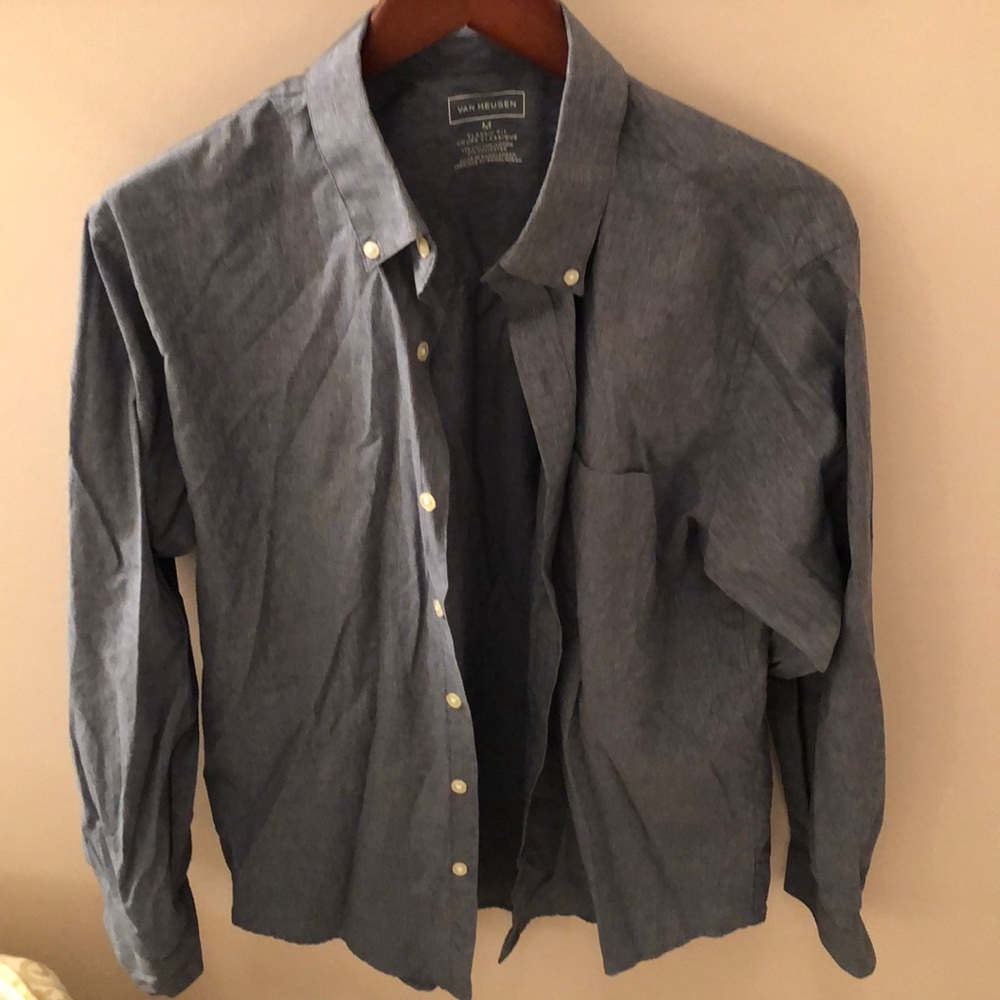 Van heusen classic fit button up shirt